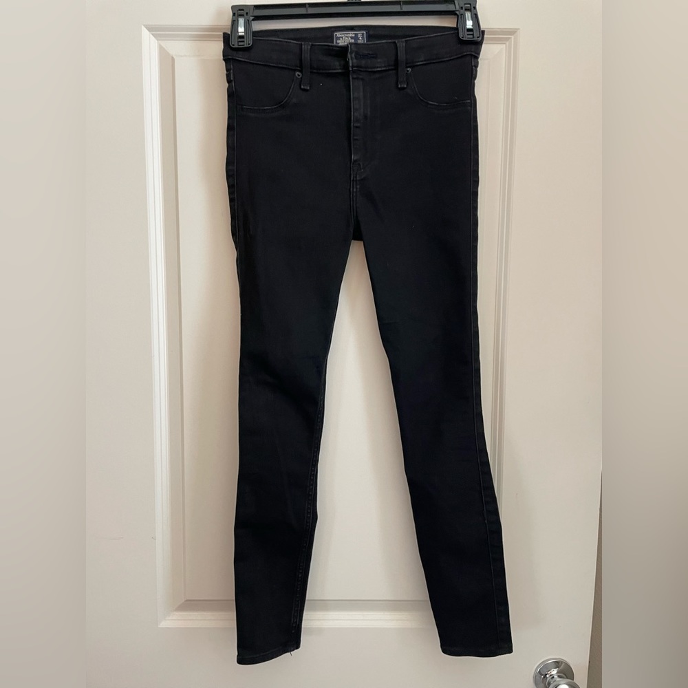 Women’s Abercrombie and Fitch black high rise Jean leggings
